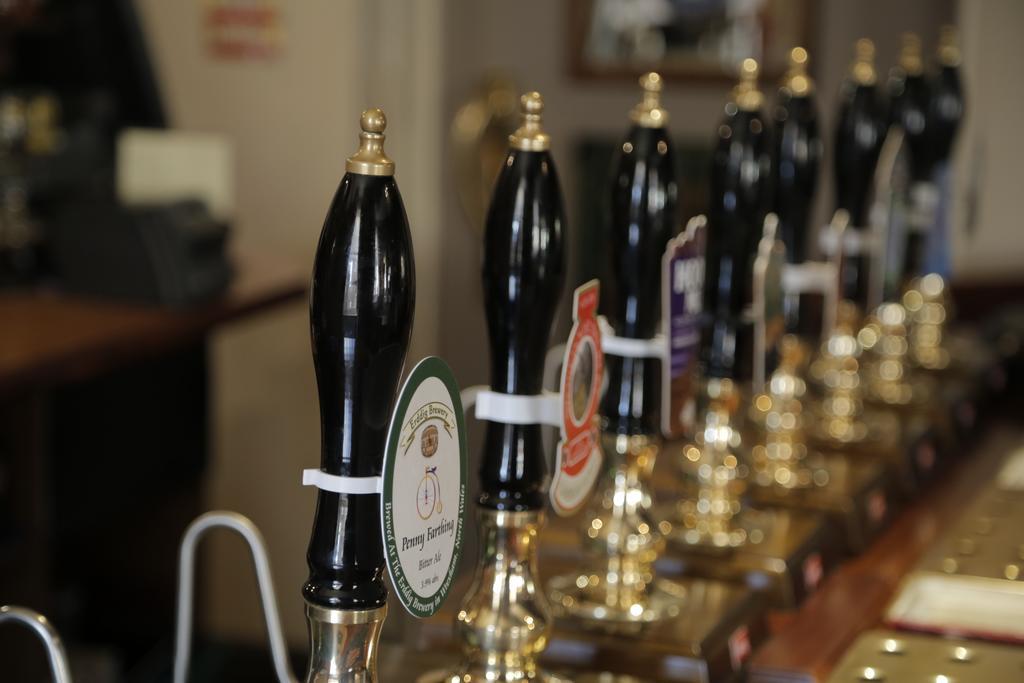 Hanmer Arms Exterior foto