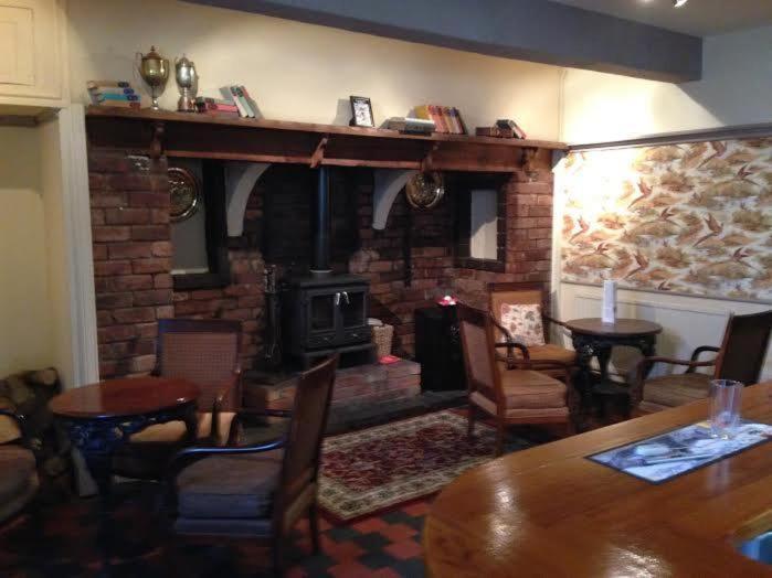 Hanmer Arms Exterior foto