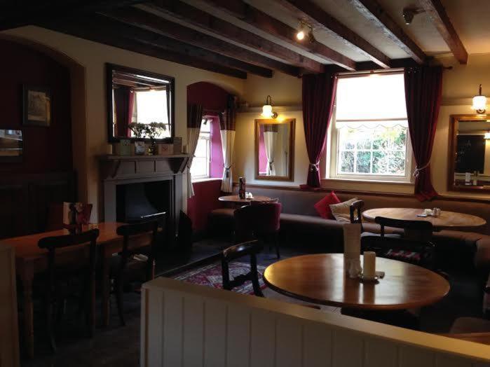 Hanmer Arms Exterior foto